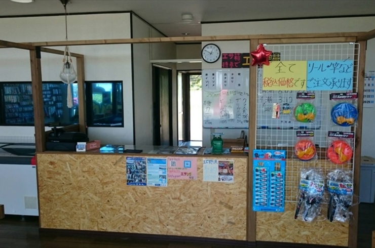 店内カウンター